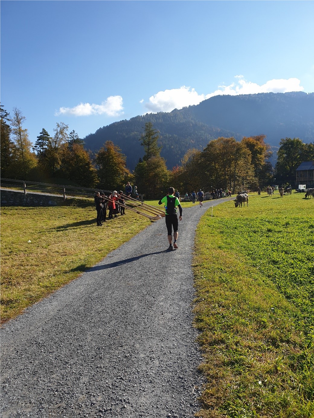 Roland mit Alphornklängen unterwegs bei Versam